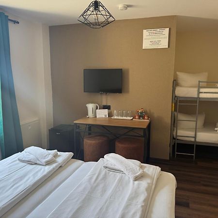 Hotel Capitol Zentrum Friedrichshafen Buitenkant foto