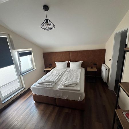 Hotel Capitol Zentrum Friedrichshafen Buitenkant foto
