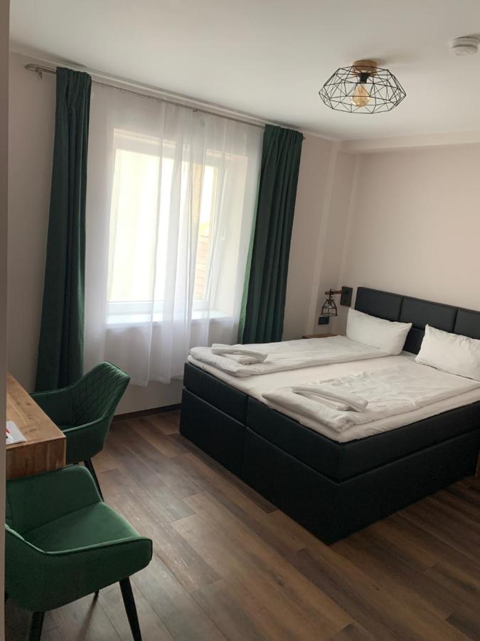 Hotel Capitol Zentrum Friedrichshafen Buitenkant foto