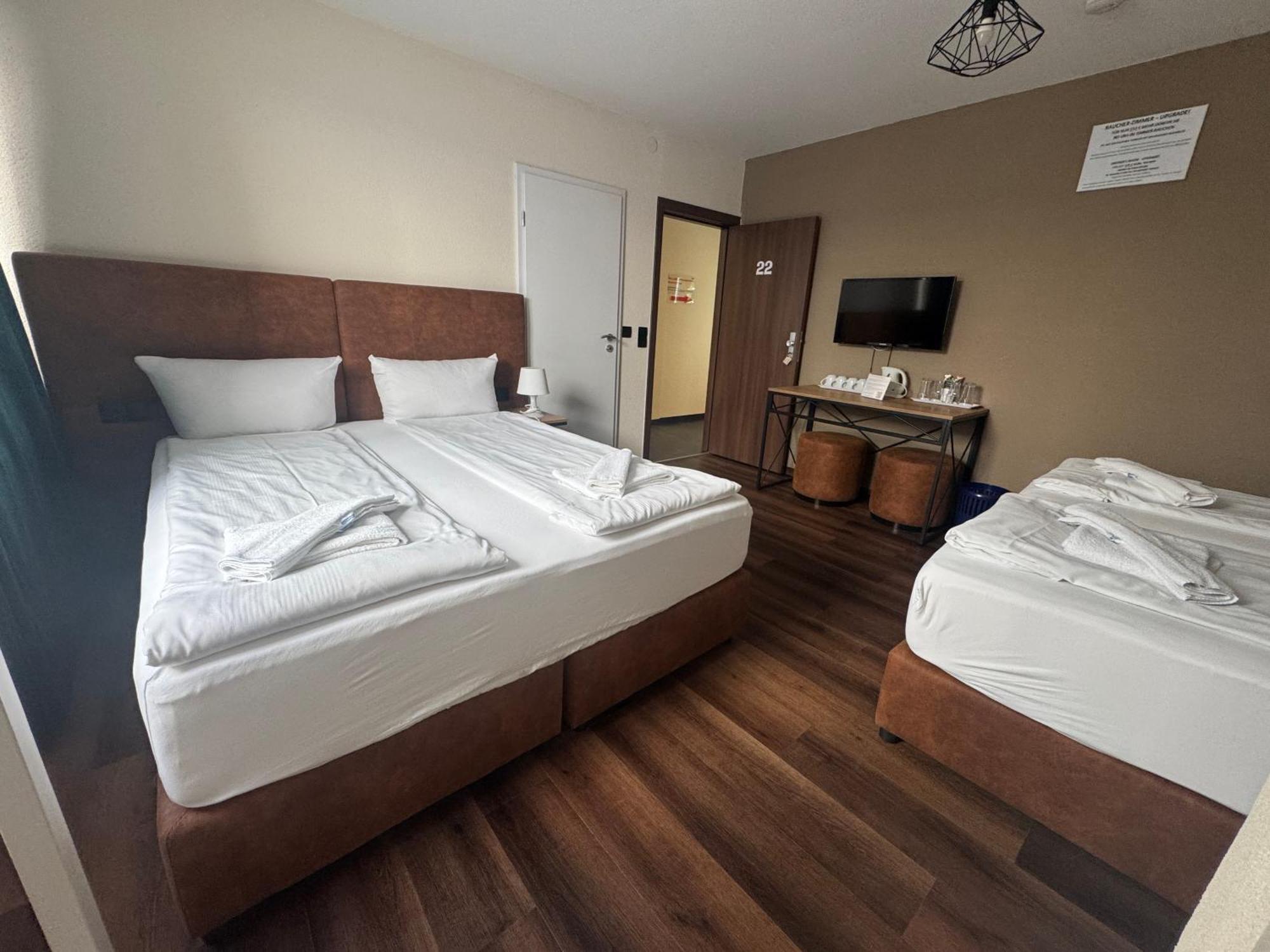 Hotel Capitol Zentrum Friedrichshafen Buitenkant foto