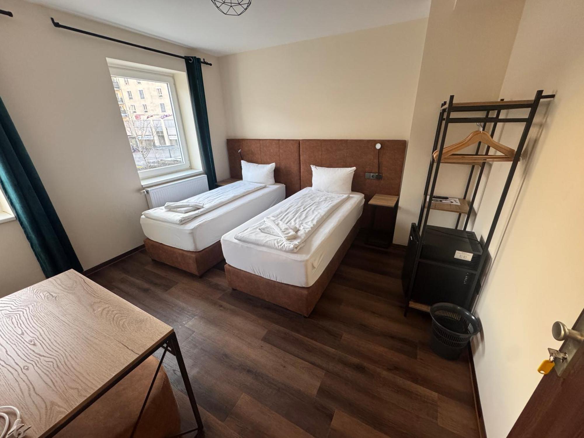 Hotel Capitol Zentrum Friedrichshafen Buitenkant foto