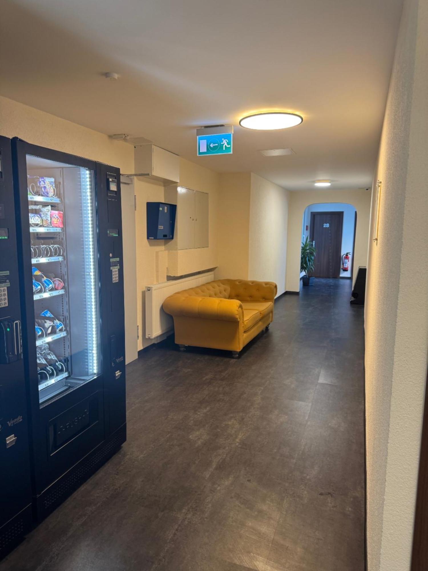 Hotel Capitol Zentrum Friedrichshafen Buitenkant foto