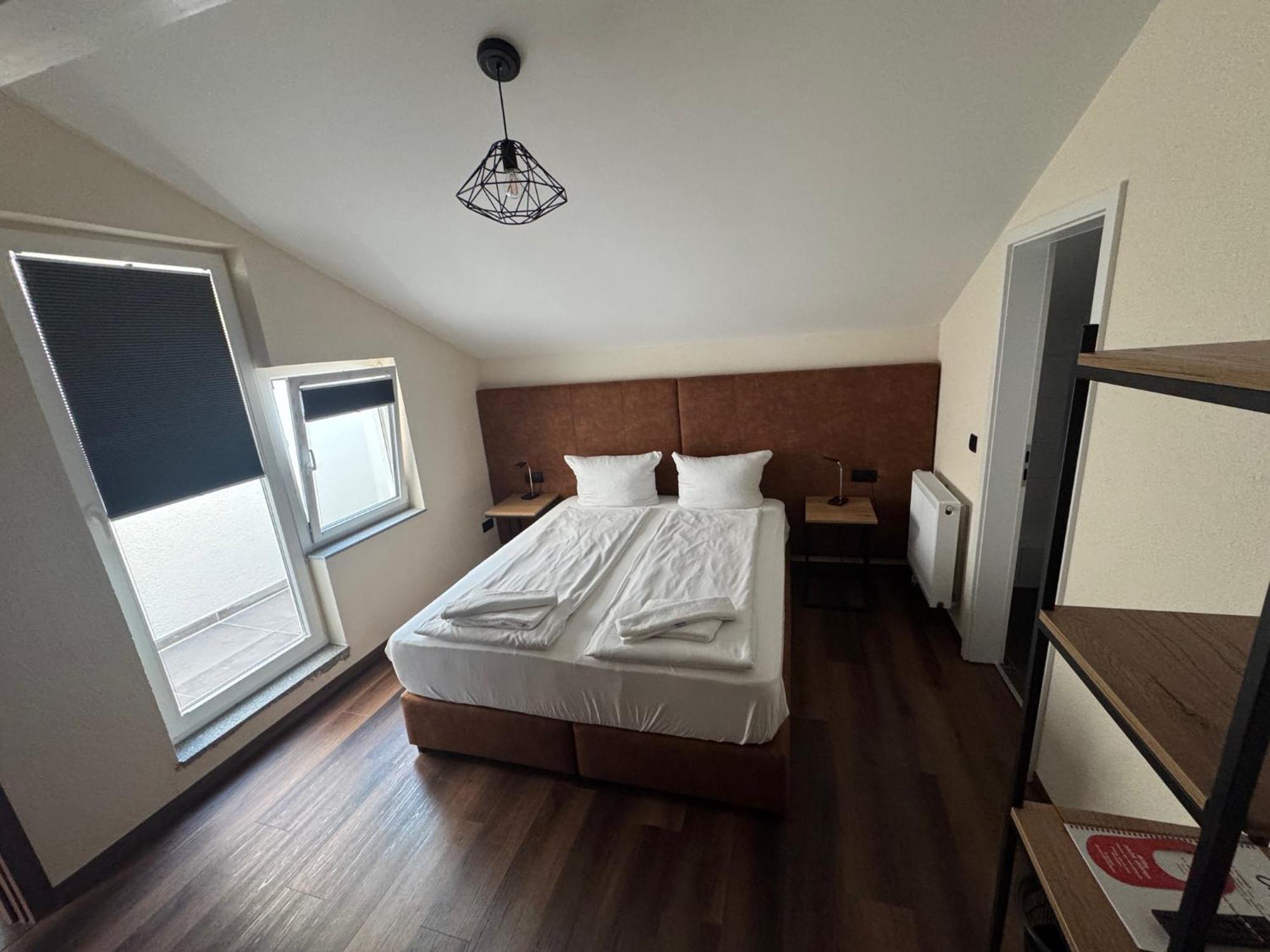 Hotel Capitol Zentrum Friedrichshafen Buitenkant foto